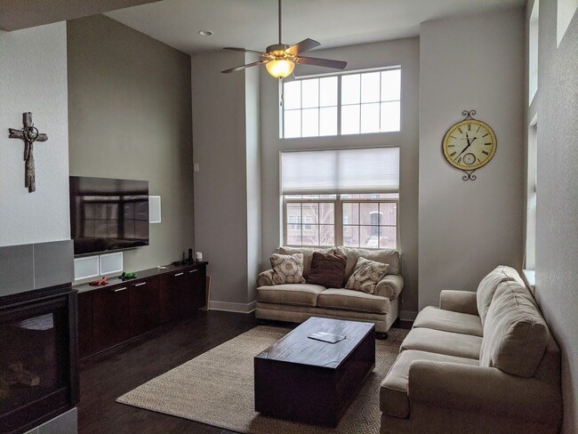 Photo - 5437 Valentia St