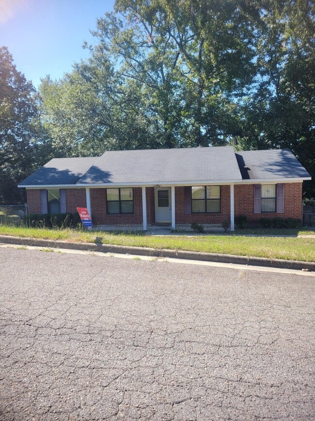 Building Photo - 3319 Saddle Brook Dr