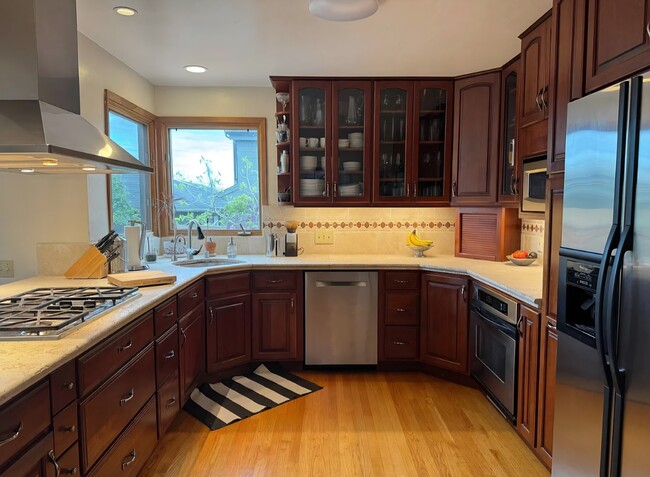 Photo - 6746 Cutting Blvd