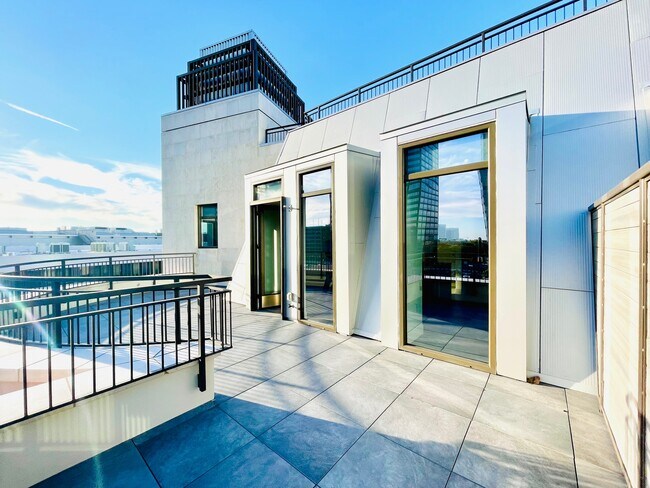 Photo - 1122 Gayley Ave