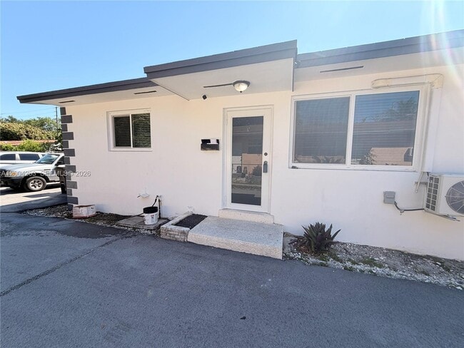 Building Photo - 95-97-97 NE 168th St Unit 97