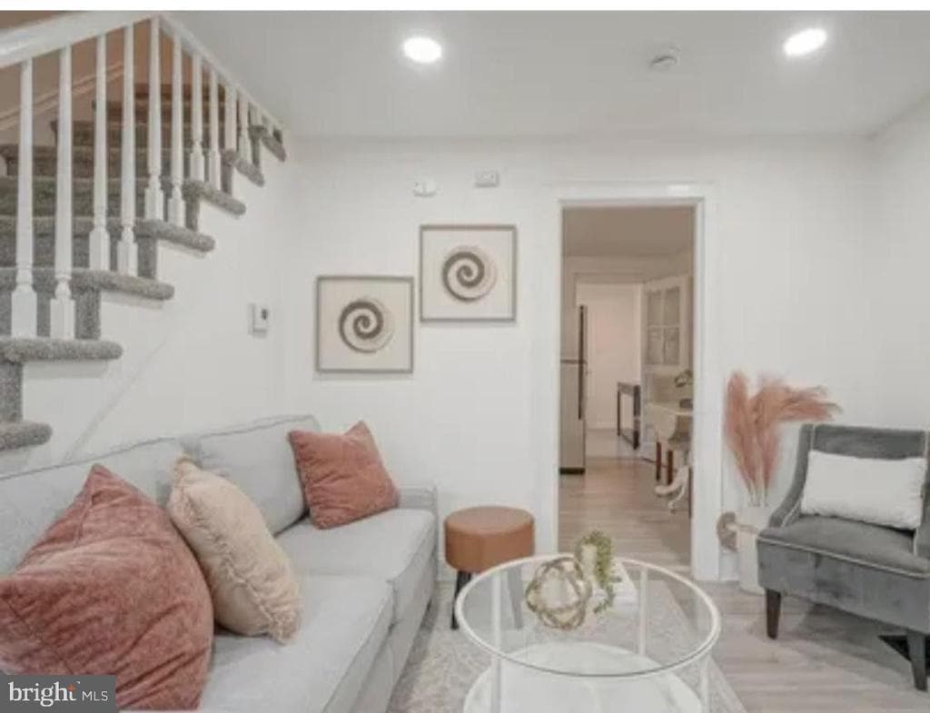 Photo - 1069 Collings Rd