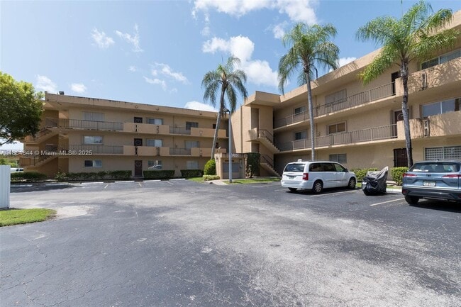 Building Photo - 8401 SW 107th Ave Unit 236E Rental