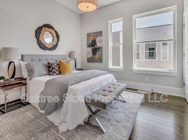 Photo - 456 Parkway Dr NE