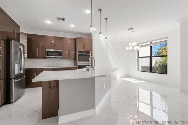 10098 Akenside Dr