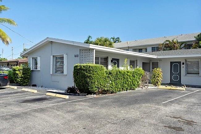 Building Photo - 1610 Shirley Ct Unit 1