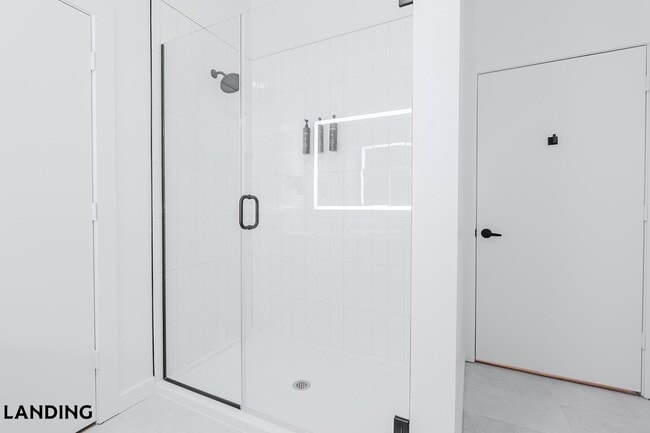 Photo - 2623 Keene St Unidad 391