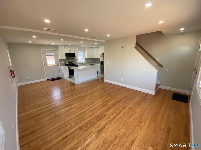 Photo - 95 Marcel St