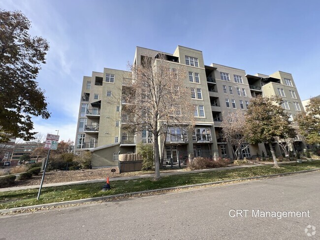 Building Photo - Charming 1 Bed, 1 Bath Condo Available in ... Unit 201