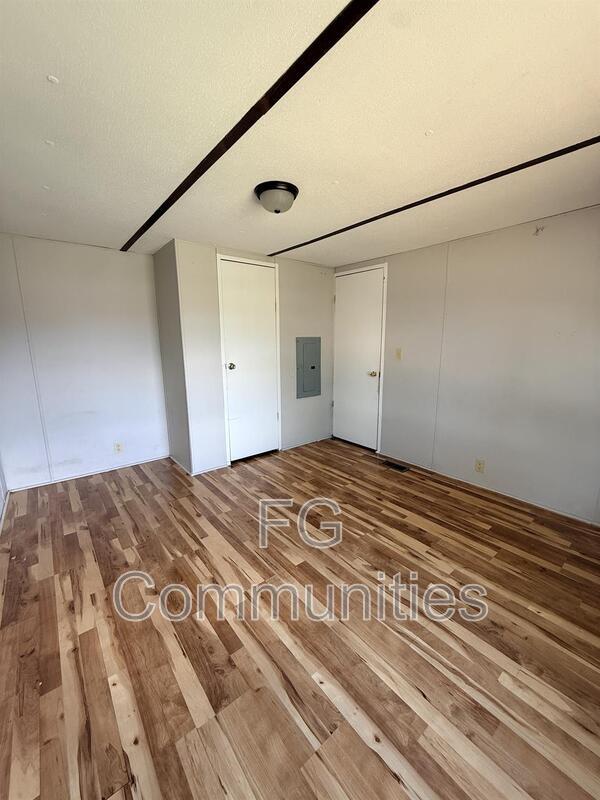100 2nd Ave SE