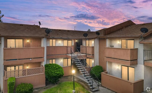 Building Photo - Hahn Ave #42 Unit #42 Rental