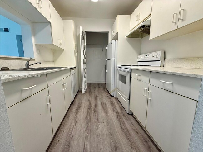 Building Photo - 3988 NW 87th Ave Unit 0