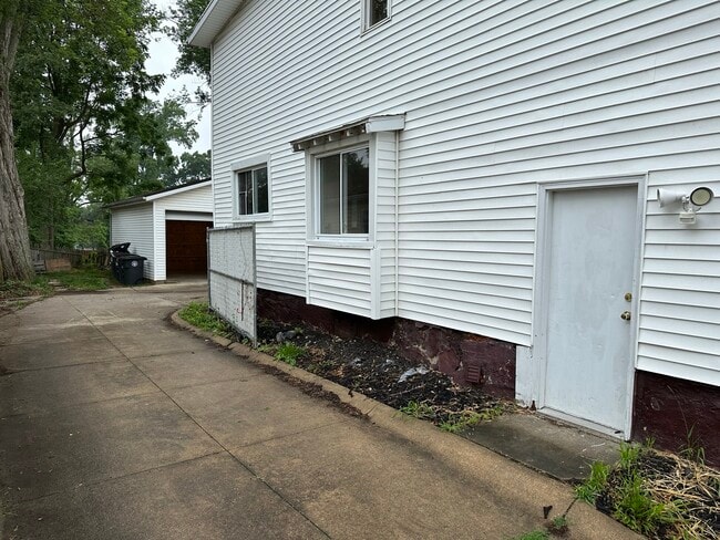 Photo - 408 Wirth Ave