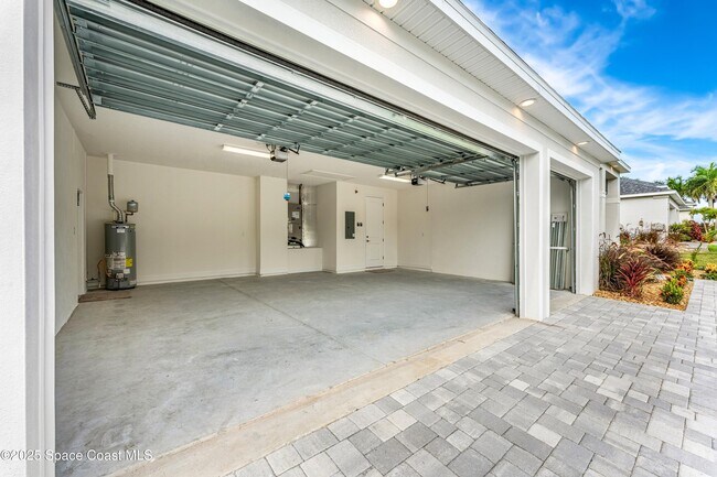 35 Loch Ness Dr