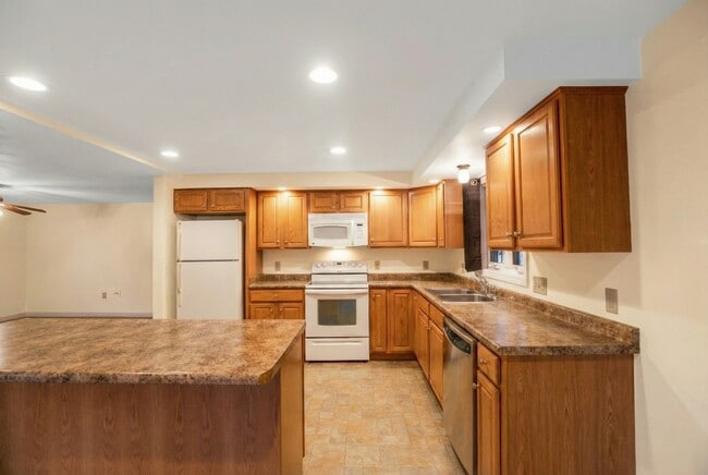 Kitchen - 273 S Main St Unit 2