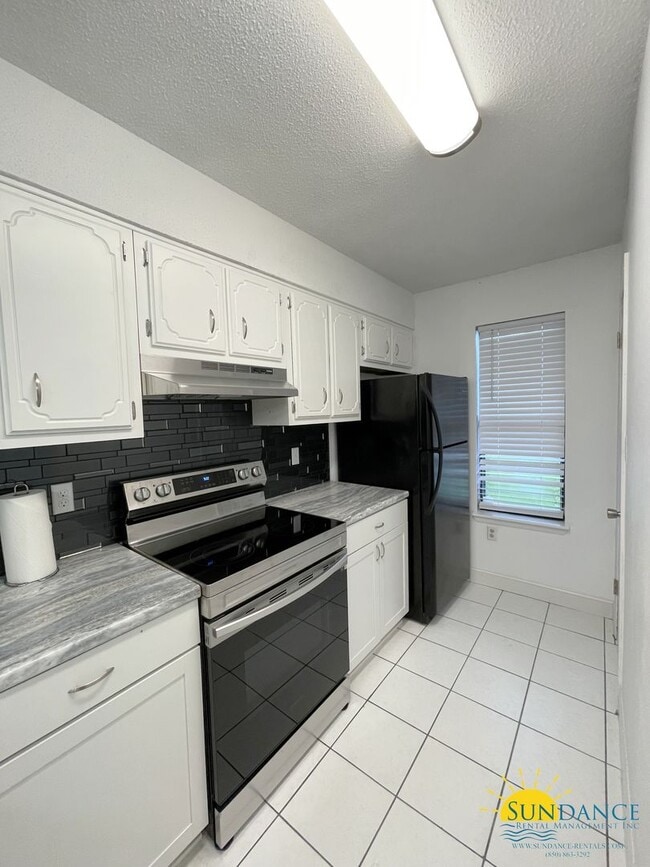 Photo - Lovely 2 Story end unit Townhouse in Fort Walton!