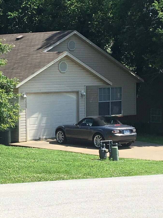 Photo - 1632 W Venus St