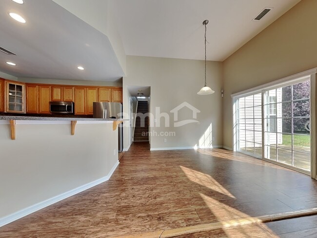 Photo - 13527 Provincial Ct