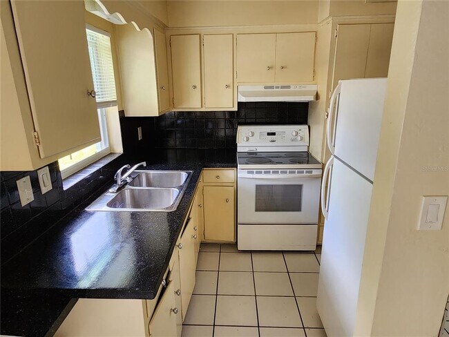 Photo - 701 Pasadena Ave S Unit 5