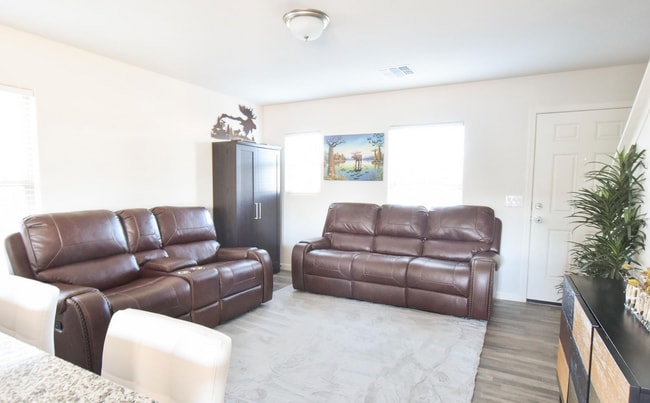 Photo - Charming Home in Casa Grande Available in June!!