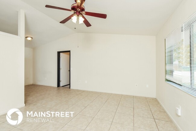 Photo - 811 Airport Ave SE