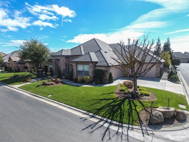 Photo - Luxury Unfurnished Single-Story Custom Home for Lease in Copper Ridge