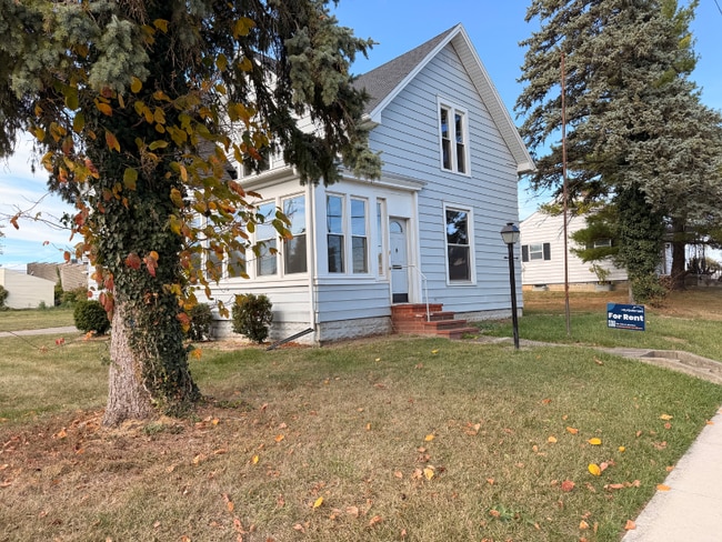 Building Photo - 118 E Jefferson St