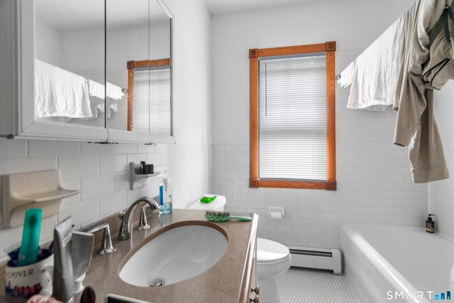 Photo - 623 Whitney Ave Unidad #10