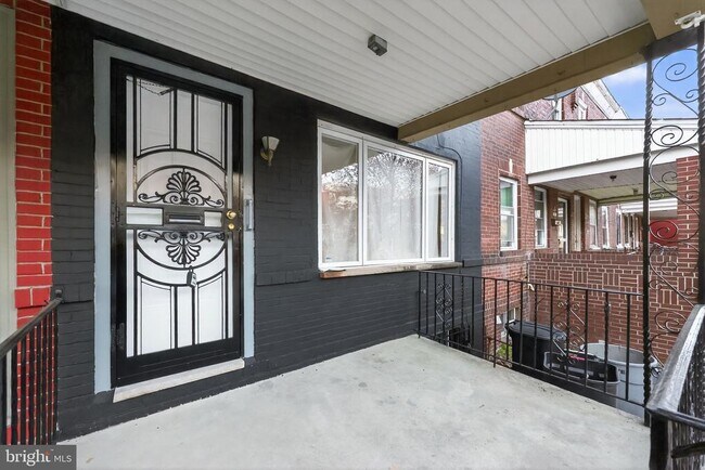 Building Photo - 2710 S Fairhill St