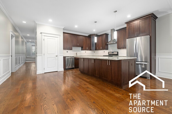 Photo - 1324 W Grand Ave Unit 2E