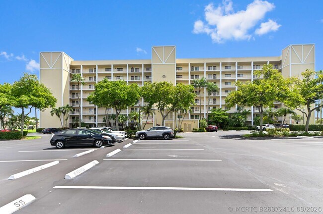 Building Photo - 7260 Kinghurst Dr Unit 106