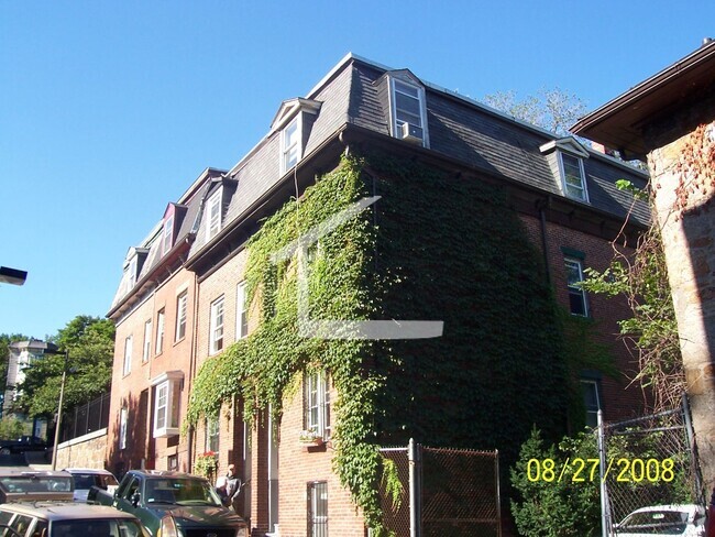 Building Photo - 3 Bedroom Rental