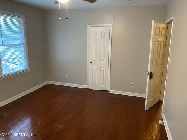 Building Photo - 852 St Clair St Rental