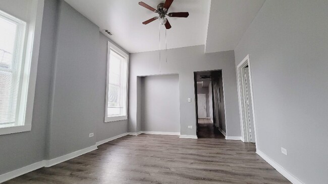 Photo - 11 S Whipple St Unidad 1