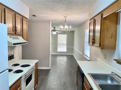 Photo - 107 Woodstone Pl