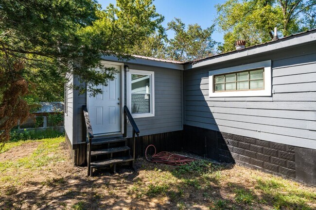 Photo - Newly Renovated Beauty in Pinson!