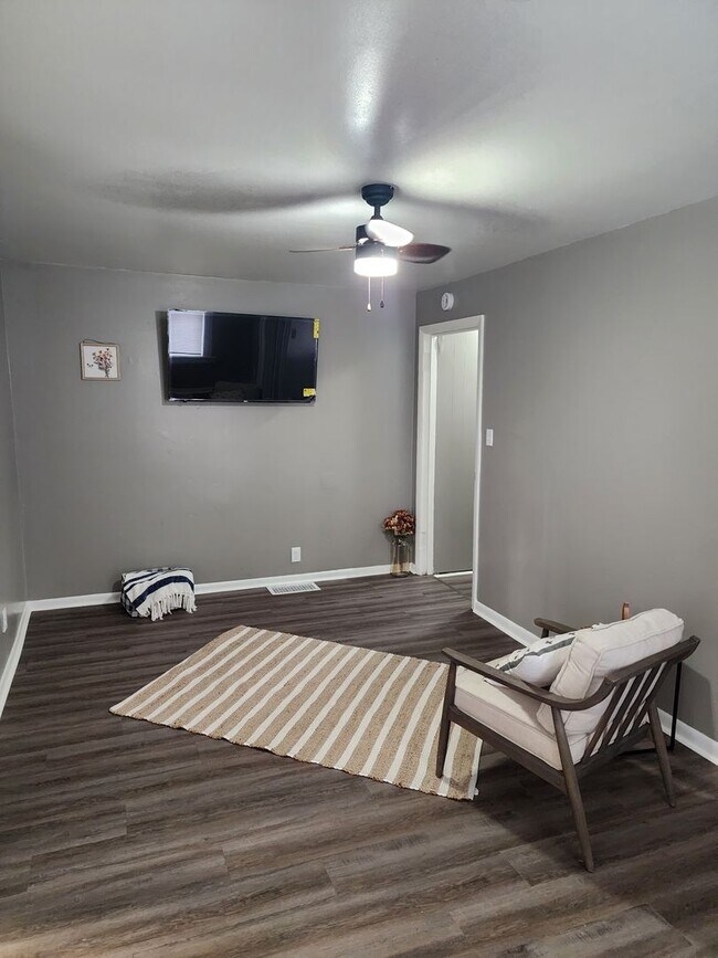 Photo - Updated 1 bedroom 1st floor apartment Unidad 418-C South Union Street