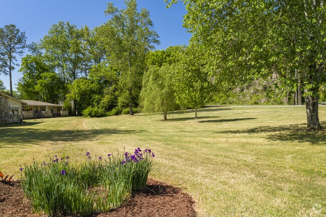 Photo - Windsor Village Apartments