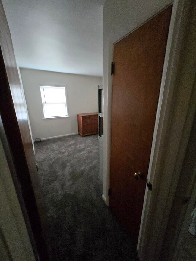 Photo - 323 Cherokee Ln