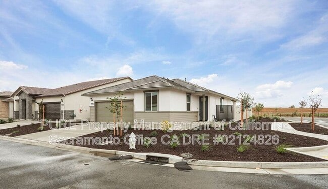 Photo - 104 Annotto St