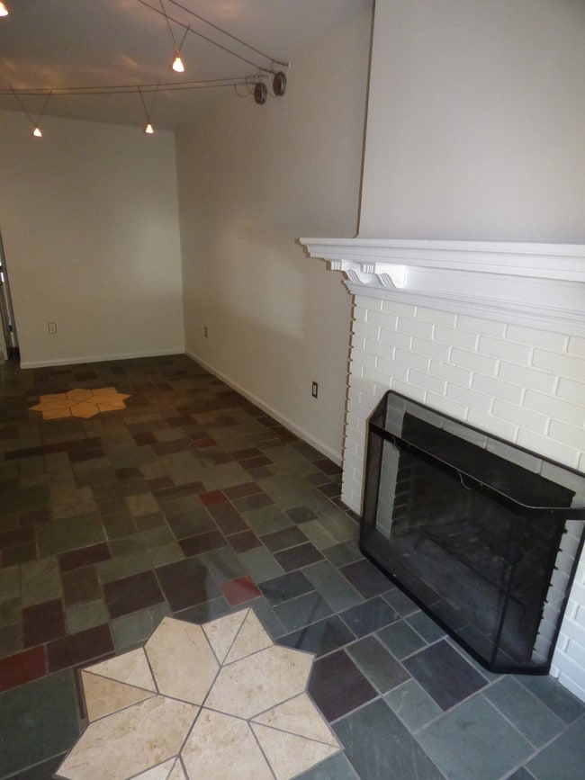Photo - 1915 New Hampshire Ave NW Unit B