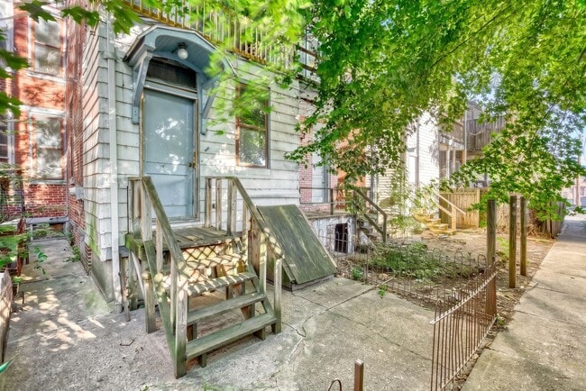 2120 Penn St