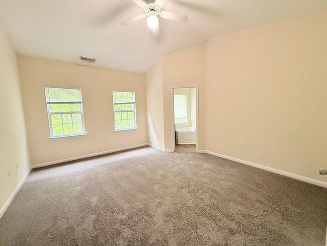 Beautiful END UNIT 2 Bed 2.5 Bath Town Home, NEW FLOORING THROUGHOUT!!