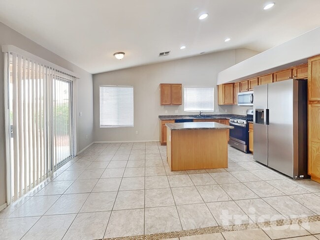 Photo - 5521 N 103rd Dr