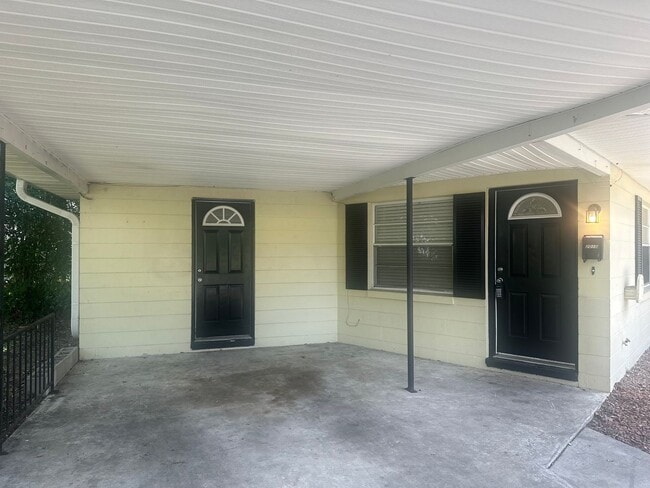 Building Photo - 2 Bedroom 1 Bath Duplex - Priced to Rent! Rental