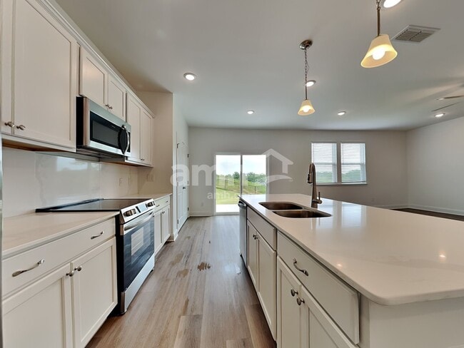 Photo - 205 Gershon Wy