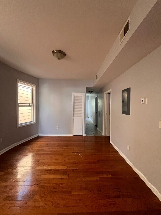 Photo - 143 Pearsall Ave Unit 2