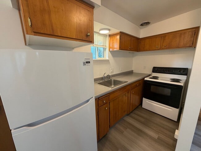 7814 E Indiana