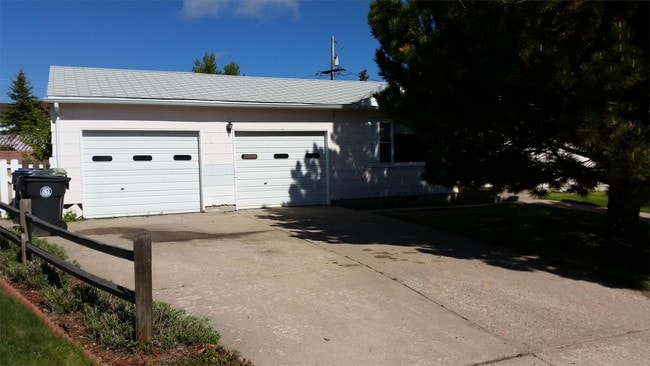 Photo - 908 Worth Dr House