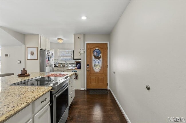 Photo - 712 Oak Hollow Ct